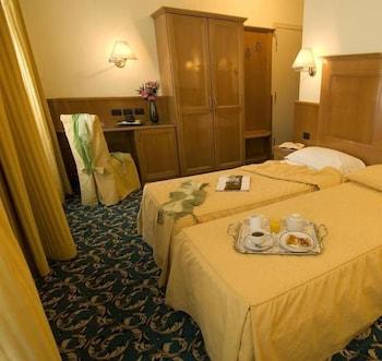 Hotel Cinque Giornate Милан Экстерьер фото