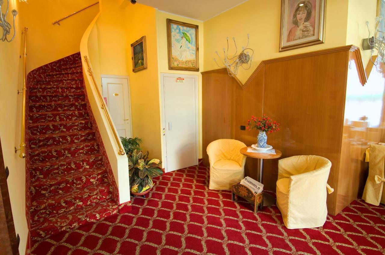 Hotel Cinque Giornate Милан Экстерьер фото