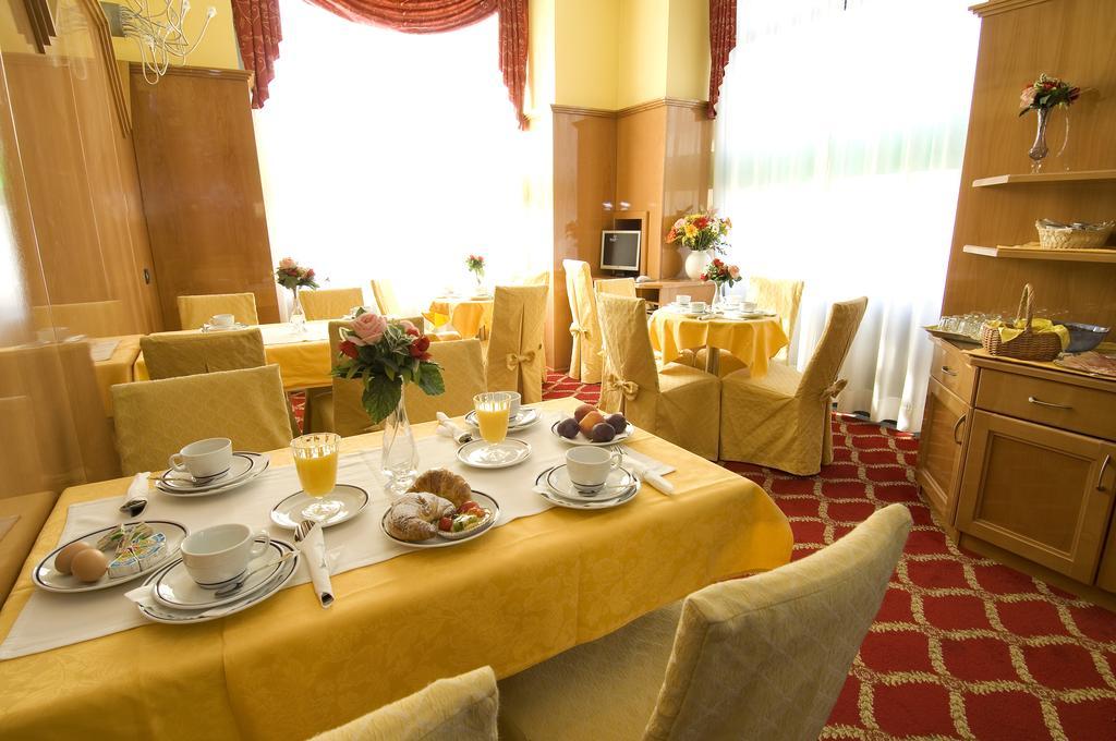 Hotel Cinque Giornate Милан Экстерьер фото